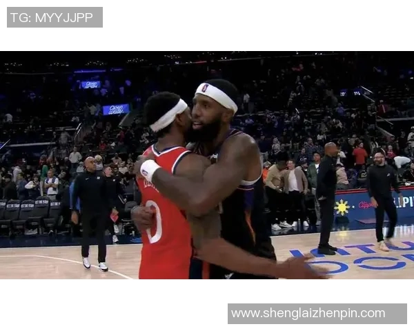 哈登意外邂逅足球巨星两位运动员的精彩瞬间引发球迷热议